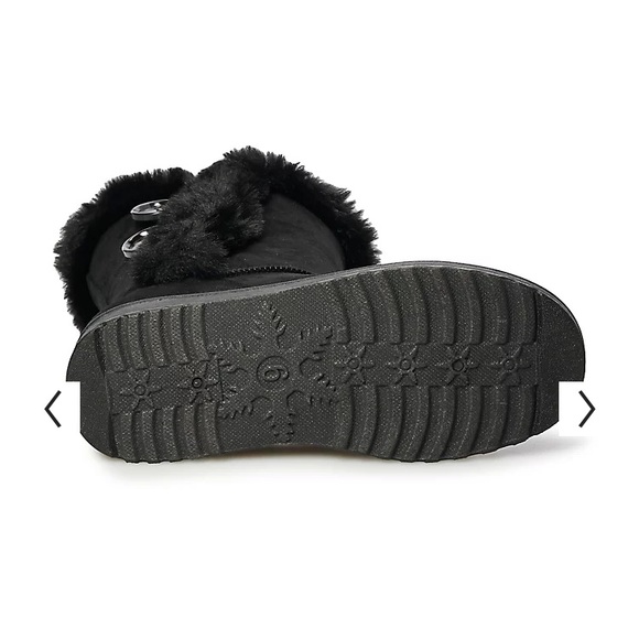 Woman's furry winter boot size 7 - Picture 2 of 5